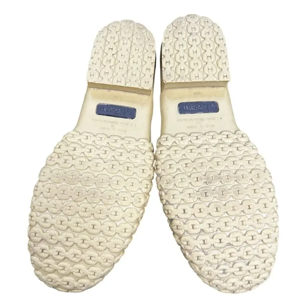 L.L.Bean step confidently